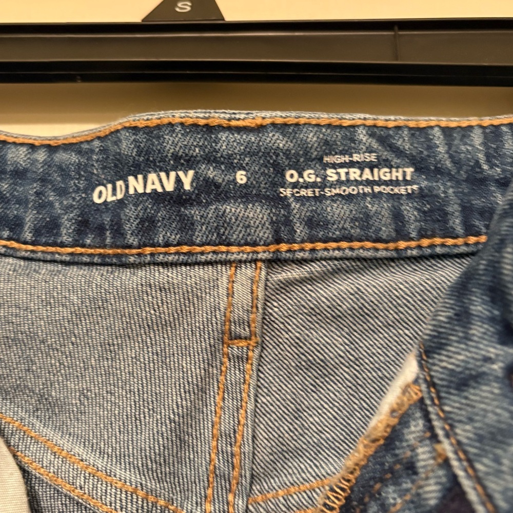 NWOT Old Navy O.G. Straight Ripped Jeans - Picture 4 of 6